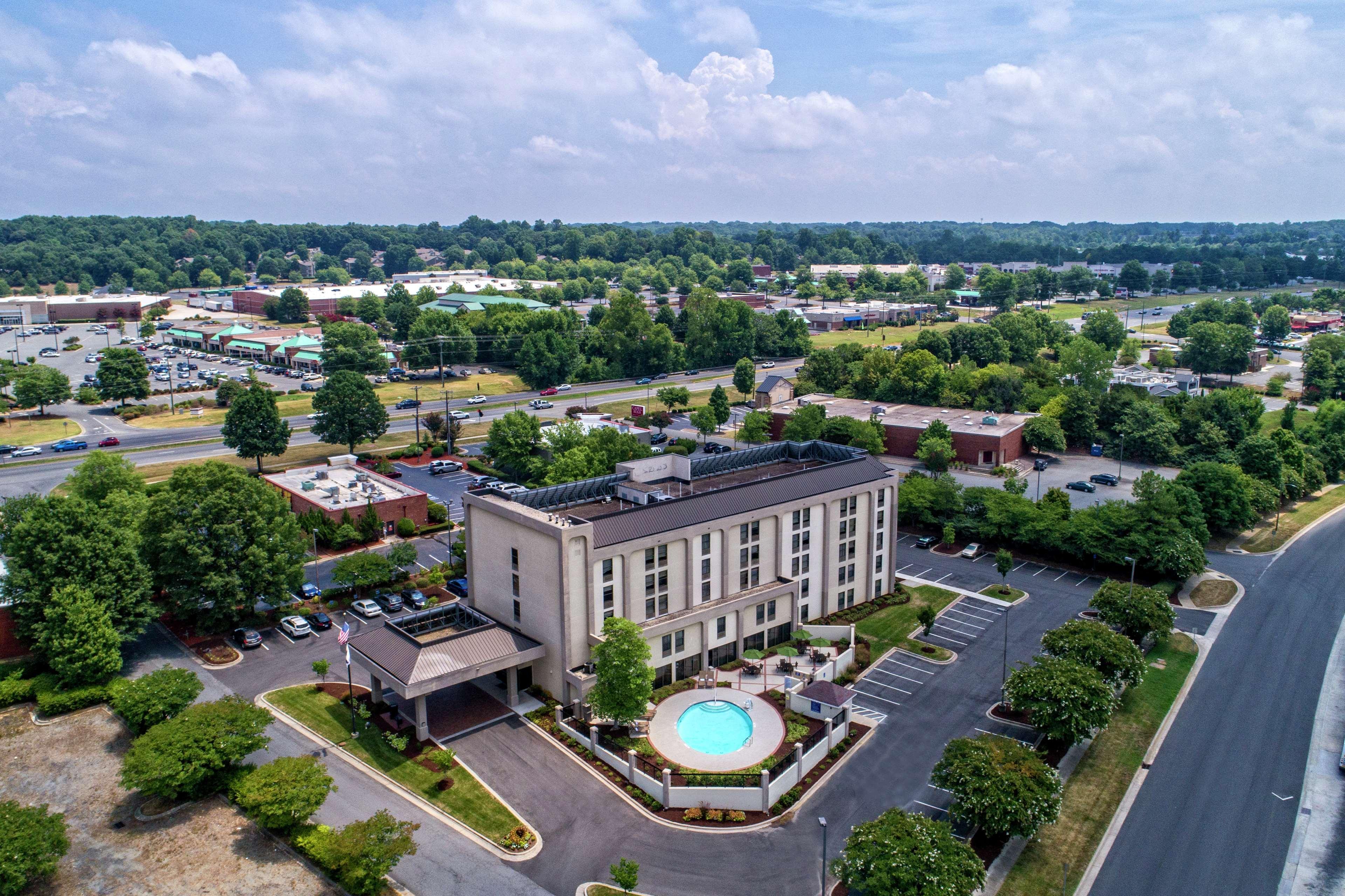 Hampton Inn Charlotte/Мэттьюс Экстерьер фото