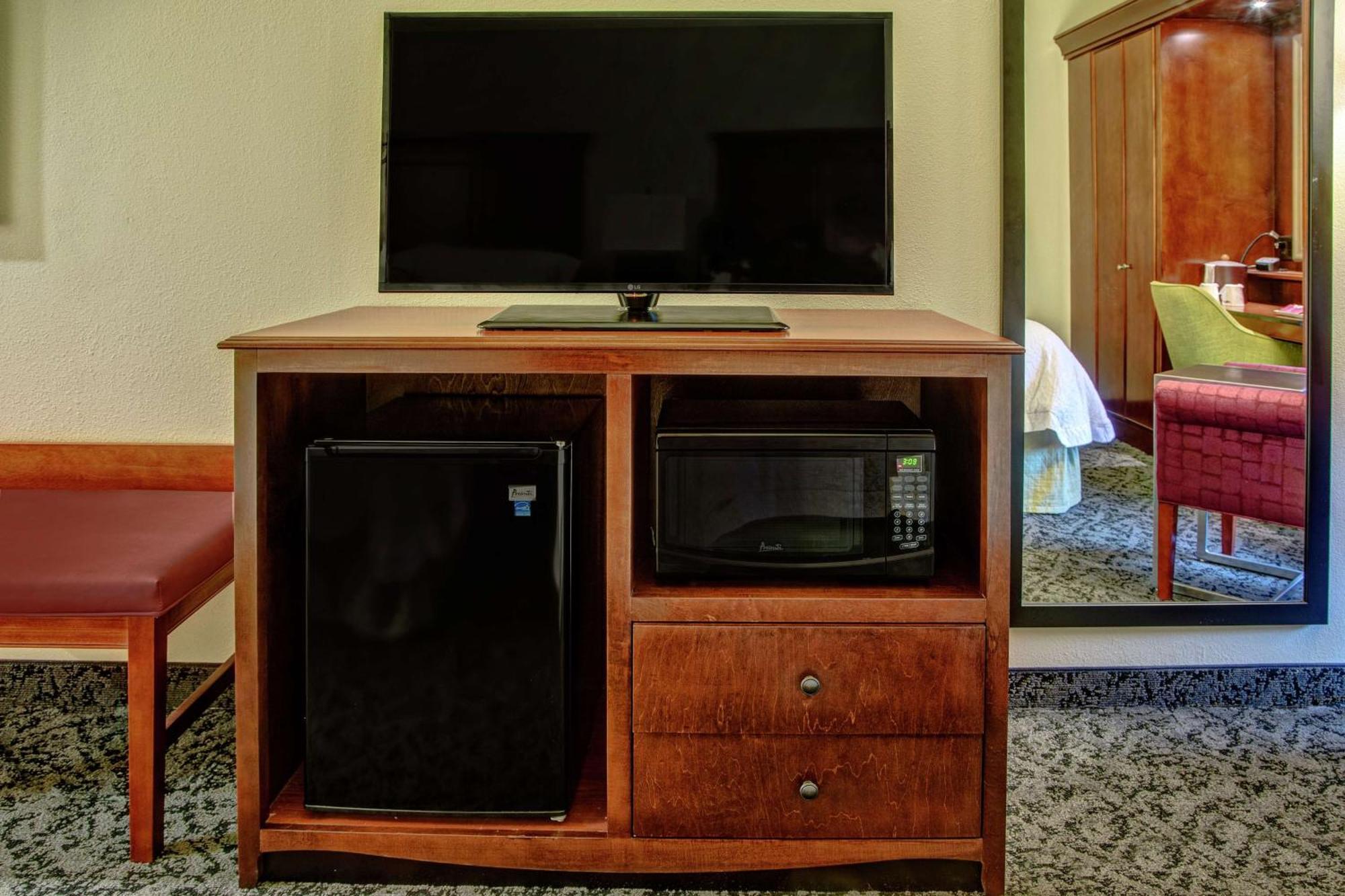 Hampton Inn Charlotte/Мэттьюс Экстерьер фото