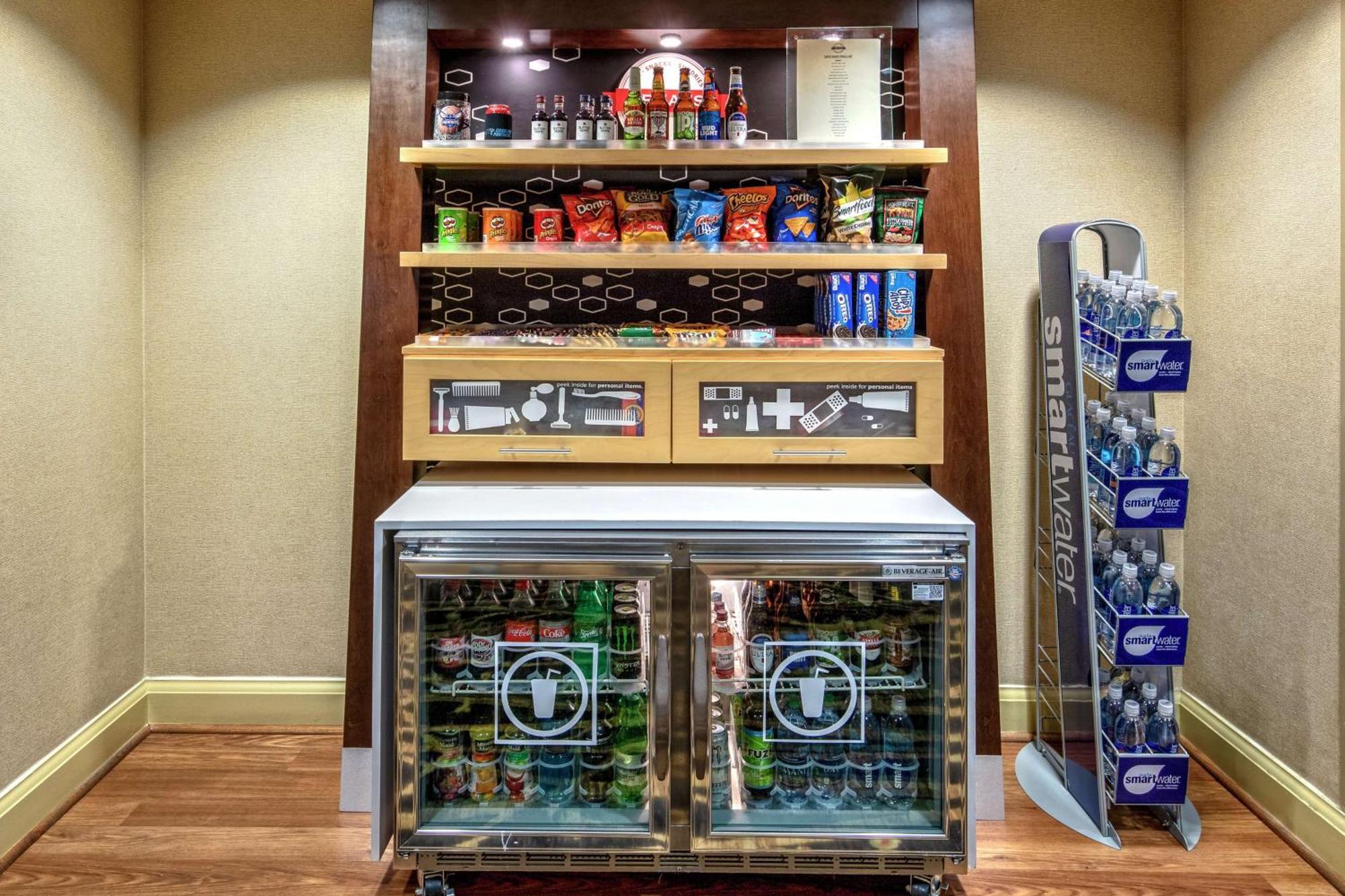 Hampton Inn Charlotte/Мэттьюс Экстерьер фото