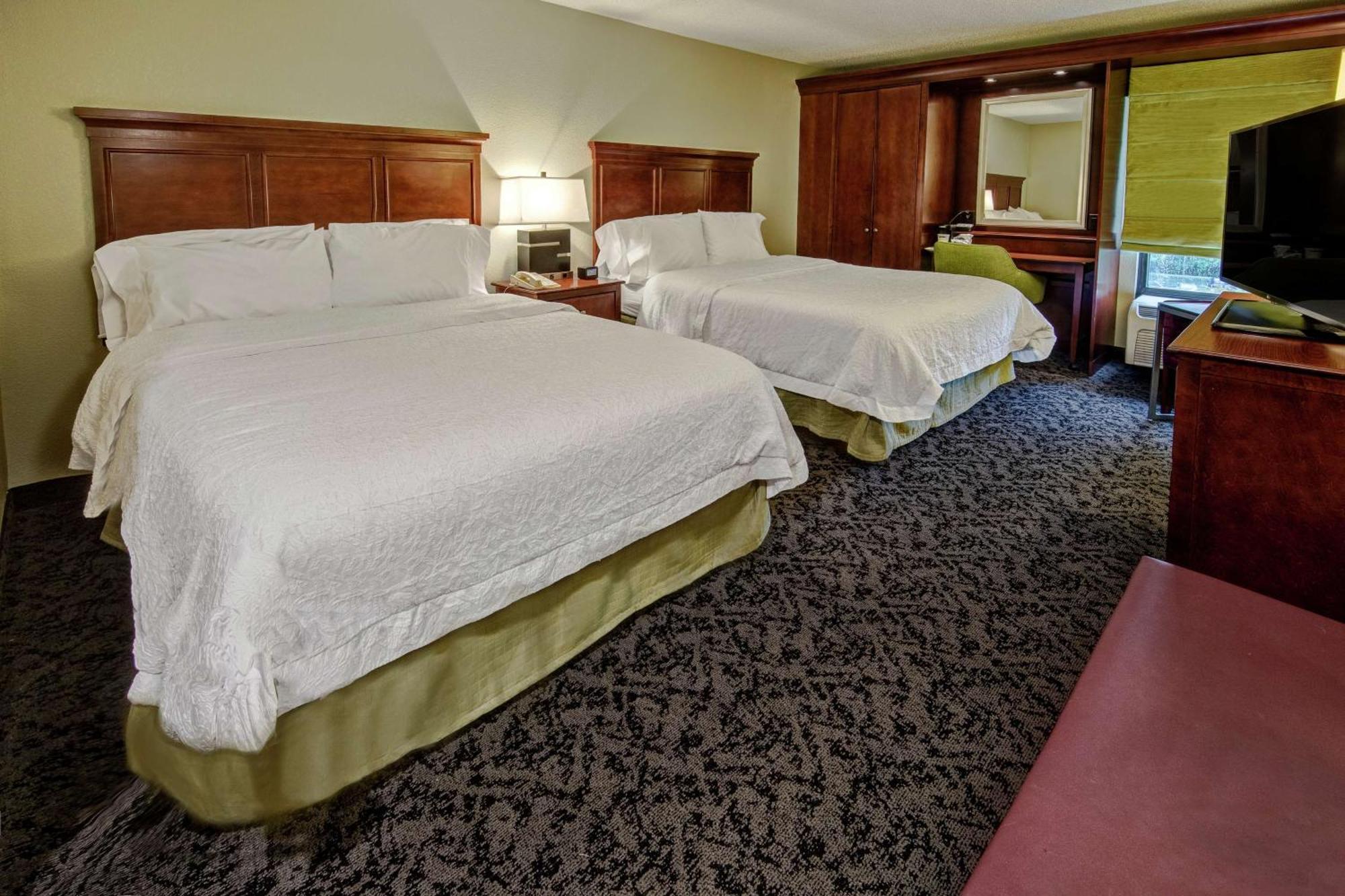 Hampton Inn Charlotte/Мэттьюс Экстерьер фото