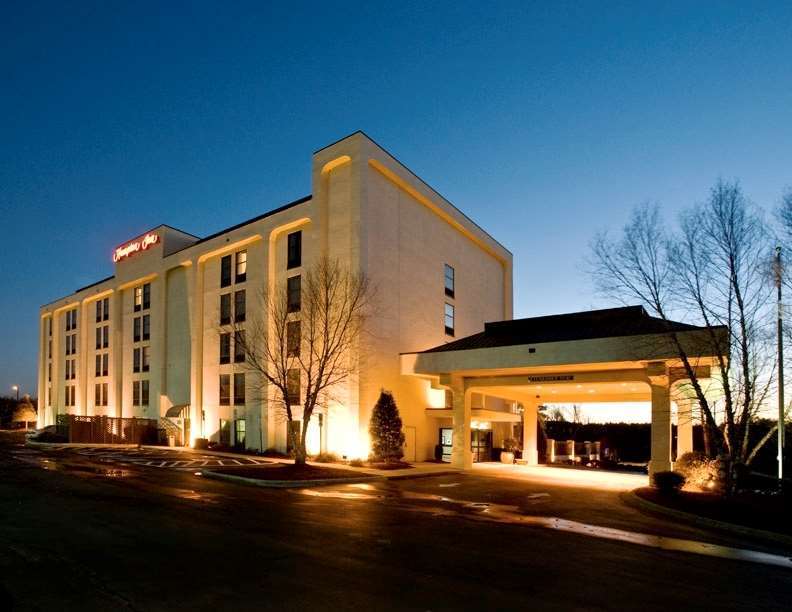 Hampton Inn Charlotte/Мэттьюс Экстерьер фото